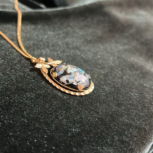 Gold Nature-Inspired Statement Necklace - Picture 4 of 9